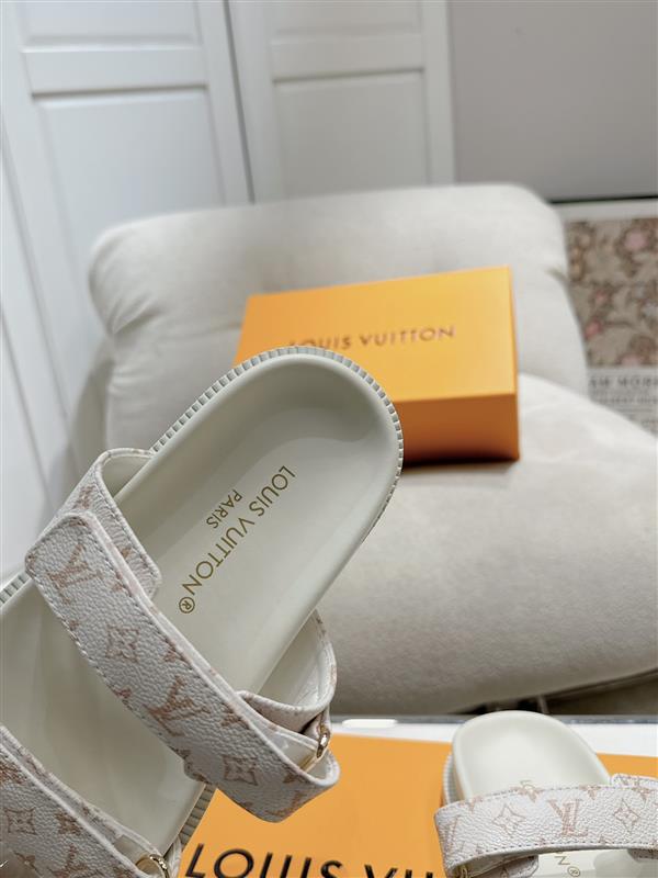 20251128184535782 200